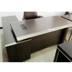 QUALITY DESIGNED 1.8 METER BROWN & CREAM OFFICE TABLE - AVAILABLE (ARIN) QUALITY DESIGNED 1.8 METER BROWN & CREAM OFFICE TABLE - AVAILABLE (ARIN) - deluxe.com.ng