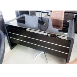 QUALITY DESIGNED 1.6 METER BLACK OFFICE TABLE WITH TOP GLASS- AVAILABLE (ARIN) QUALITY DESIGNED 1.6 METER BLACK OFFICE TABLE WITH TOP GLASS- AVAILABLE (ARIN) - deluxe.com.ng