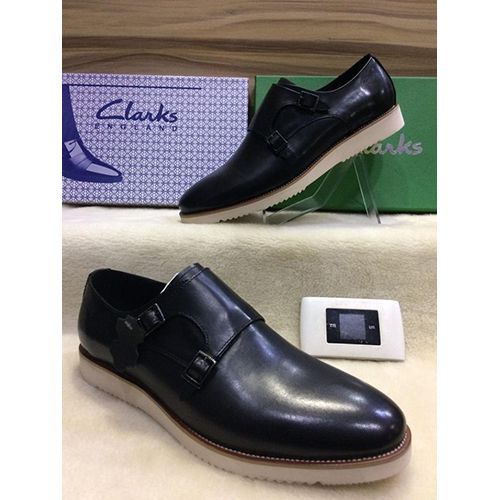 CLARKS DESIGNERS MEN'S SHOE 313 (AVAILABLE IN ALL SIZES) - Deluxe.com.ng CLARKS DESIGNERS MEN'S SHOE 313 (AVAILABLE IN ALL SIZES)